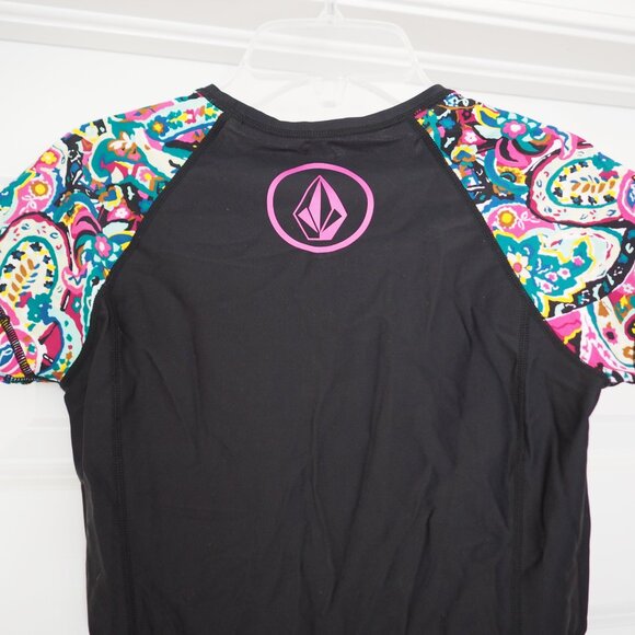 Volcom Black T-Shirt with Colorful Patterned Sleeves sz S - Picture 4 of 5